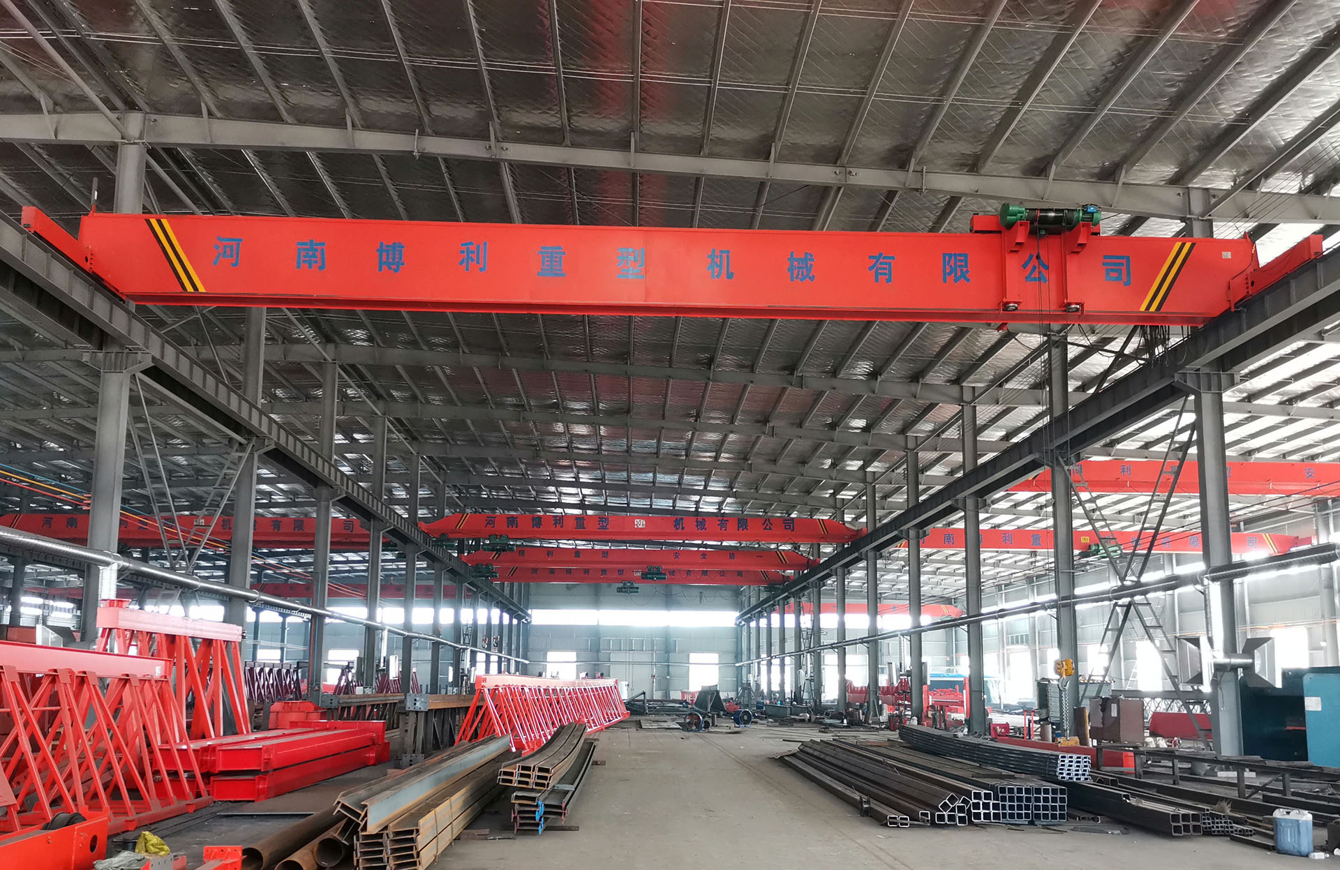 LDP型電動(dòng)單梁偏掛起重機(jī)